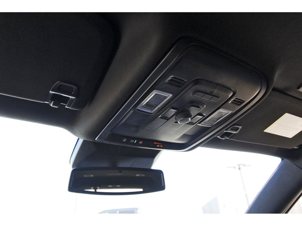 Used 2024 Cadillac Escalade Luxury image 28