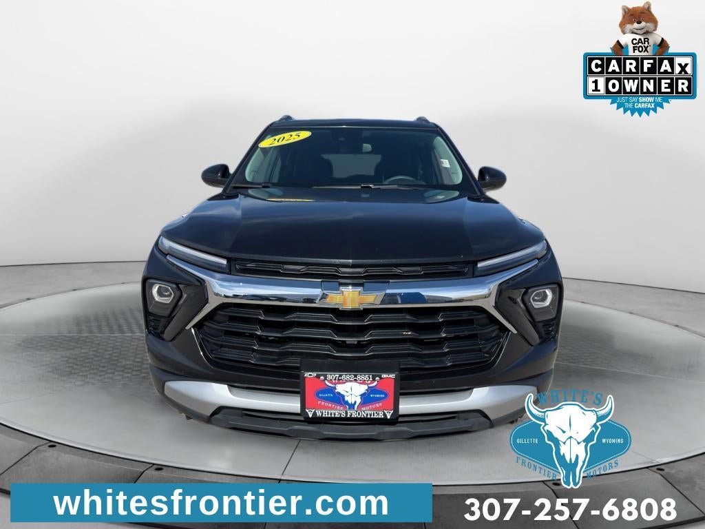 Used 2025 Chevrolet TrailBlazer LT AWD/4WD image 2