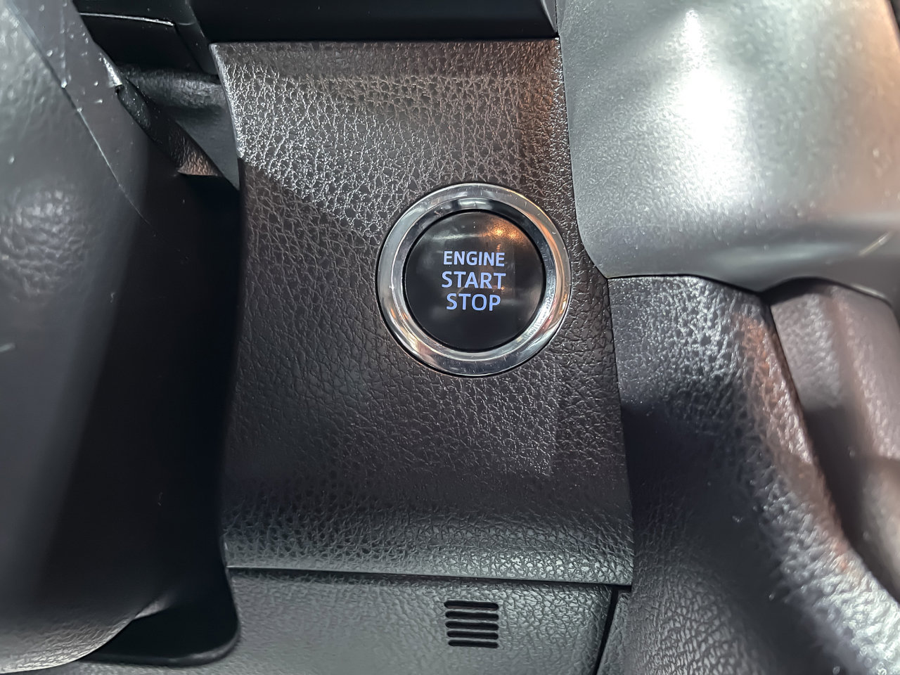 Used 2018 Toyota Highlander XLE image 26