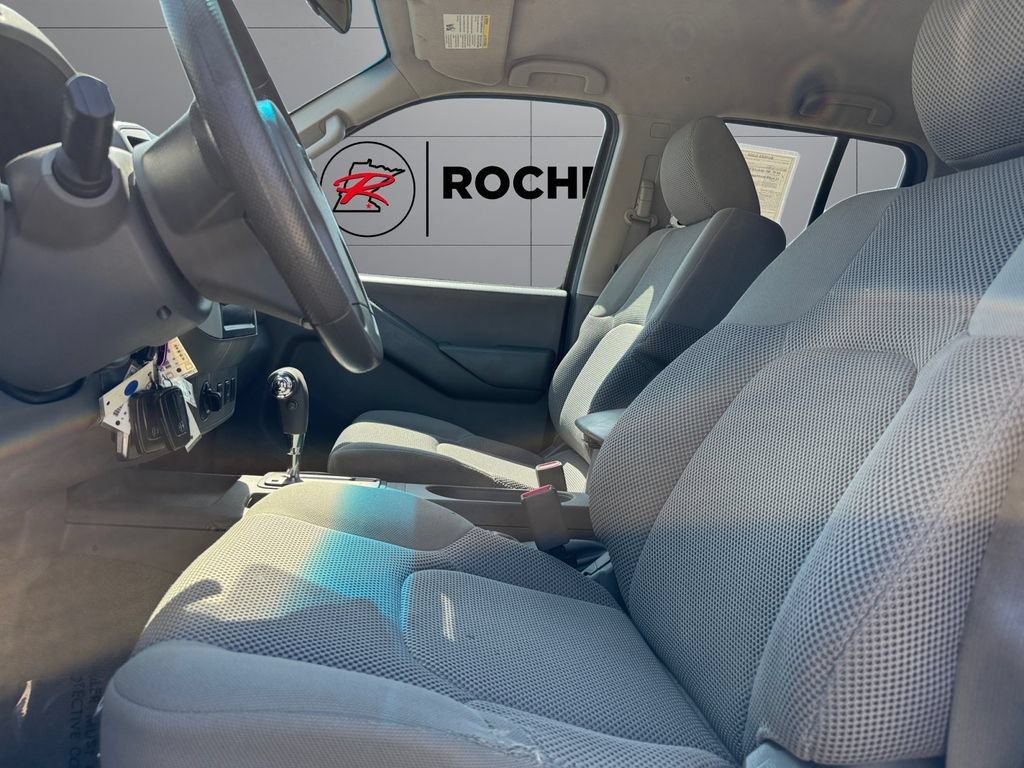 Used 2012 Nissan Frontier SV AWD/4WD image 10