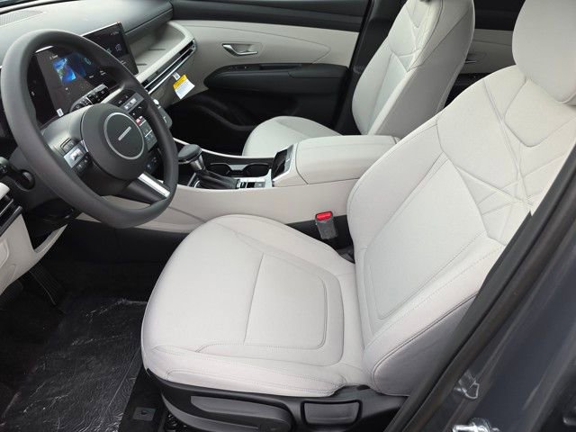 Certified 2025 Hyundai Tucson SE image 27