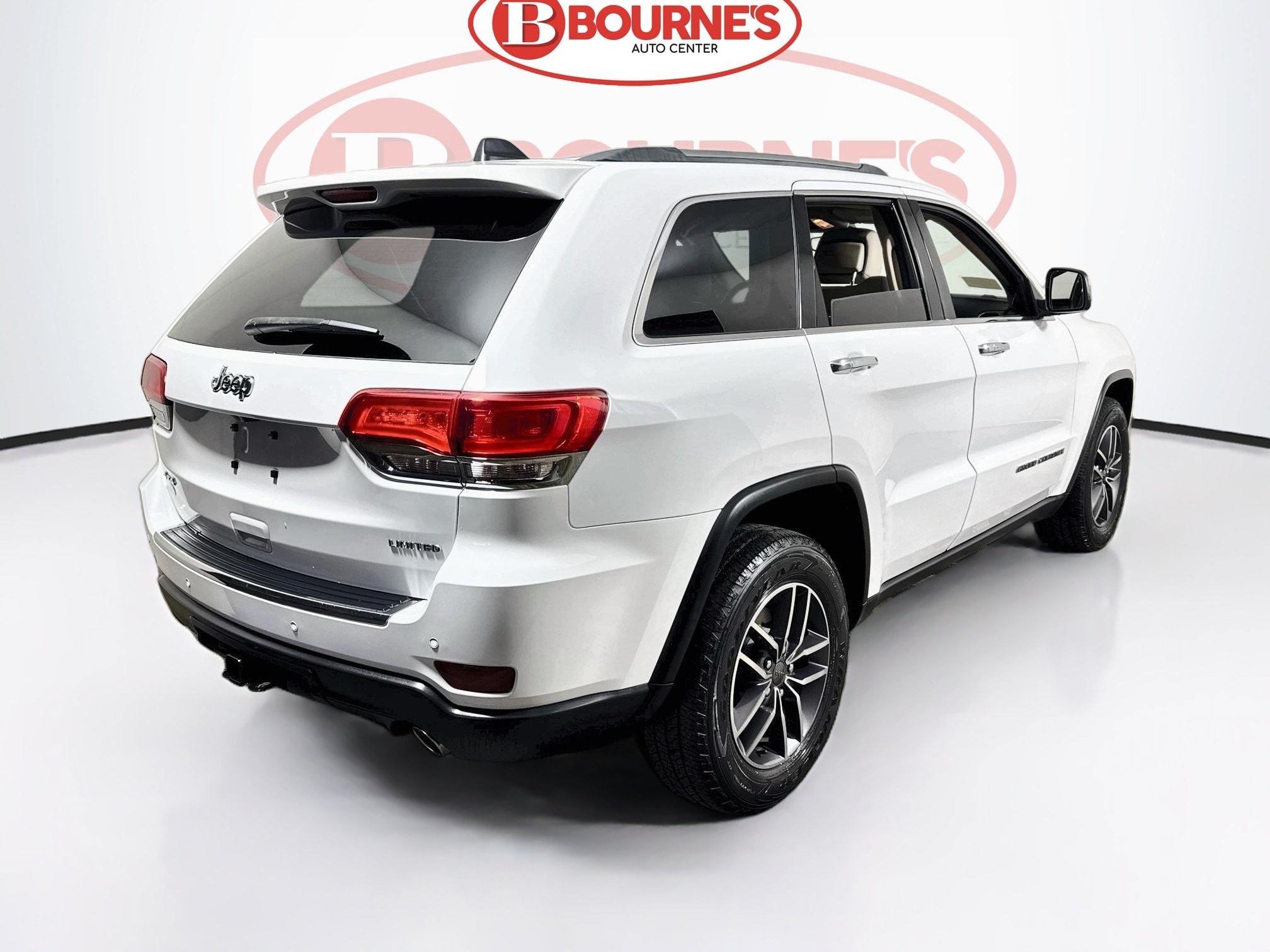 Used 2019 Jeep Grand Cherokee Limited AWD/4WD image 10