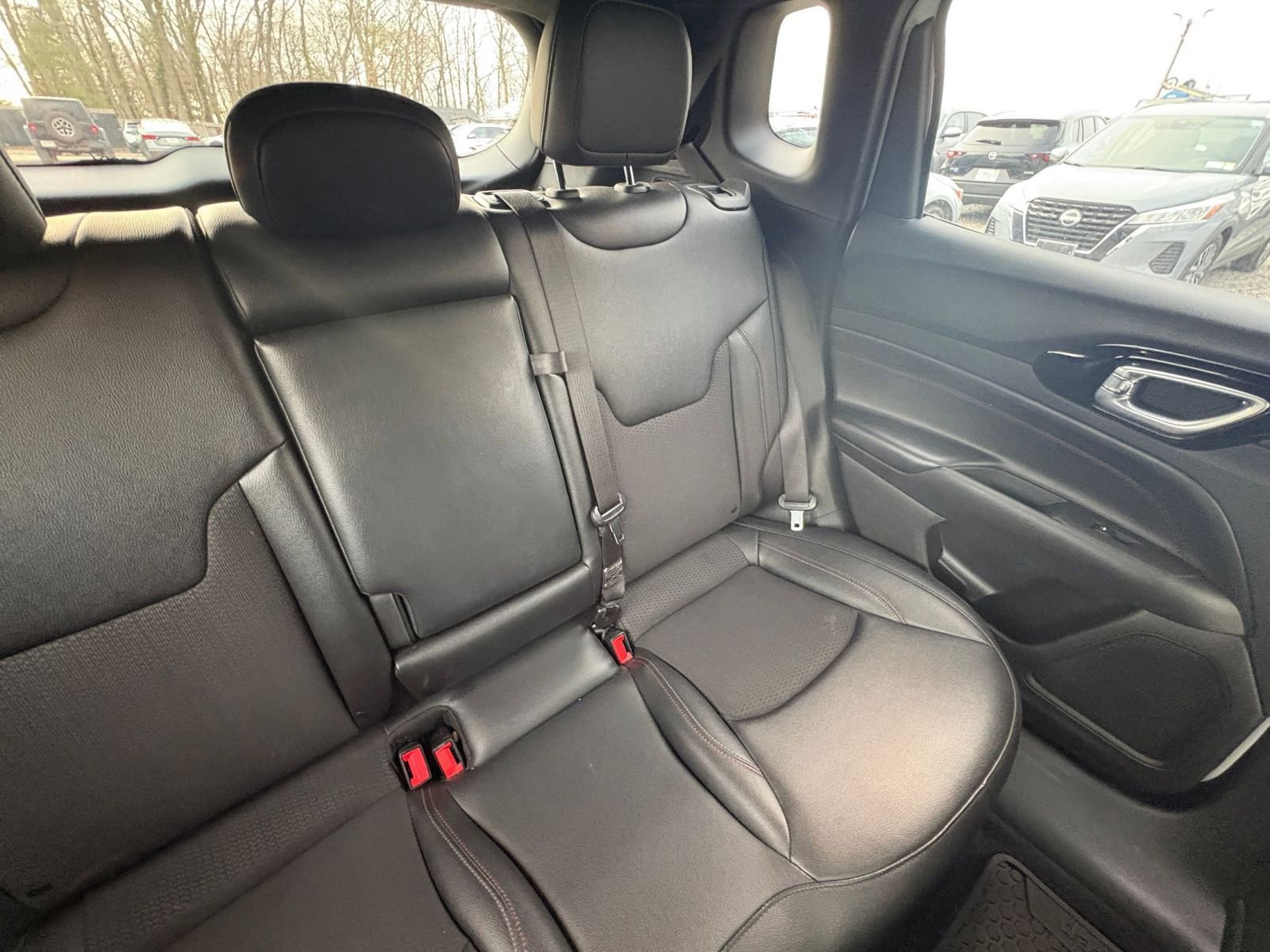 Used 2025 Jeep Compass Trailhawk image 34