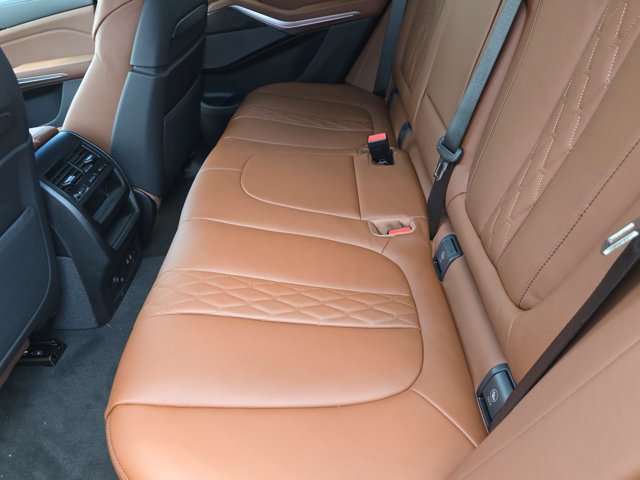 New 2026 BMW X5 M60i w/ Executive Package AWD/4WD image 12