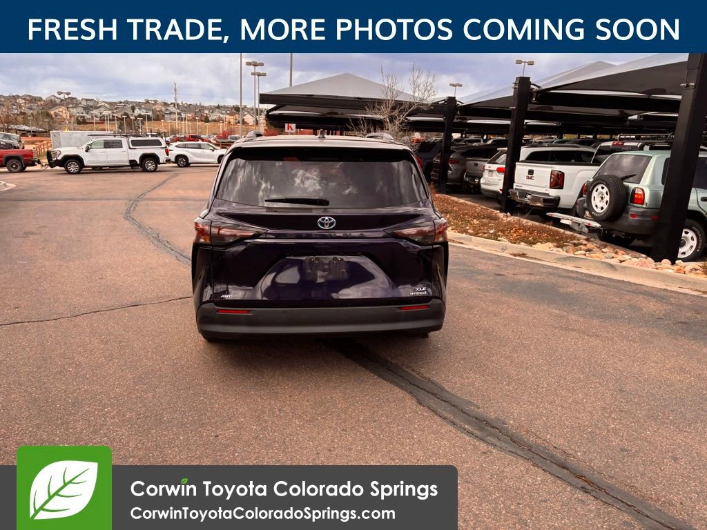 Used 2023 Toyota Sienna XLE w/ XLE Plus Package image 7