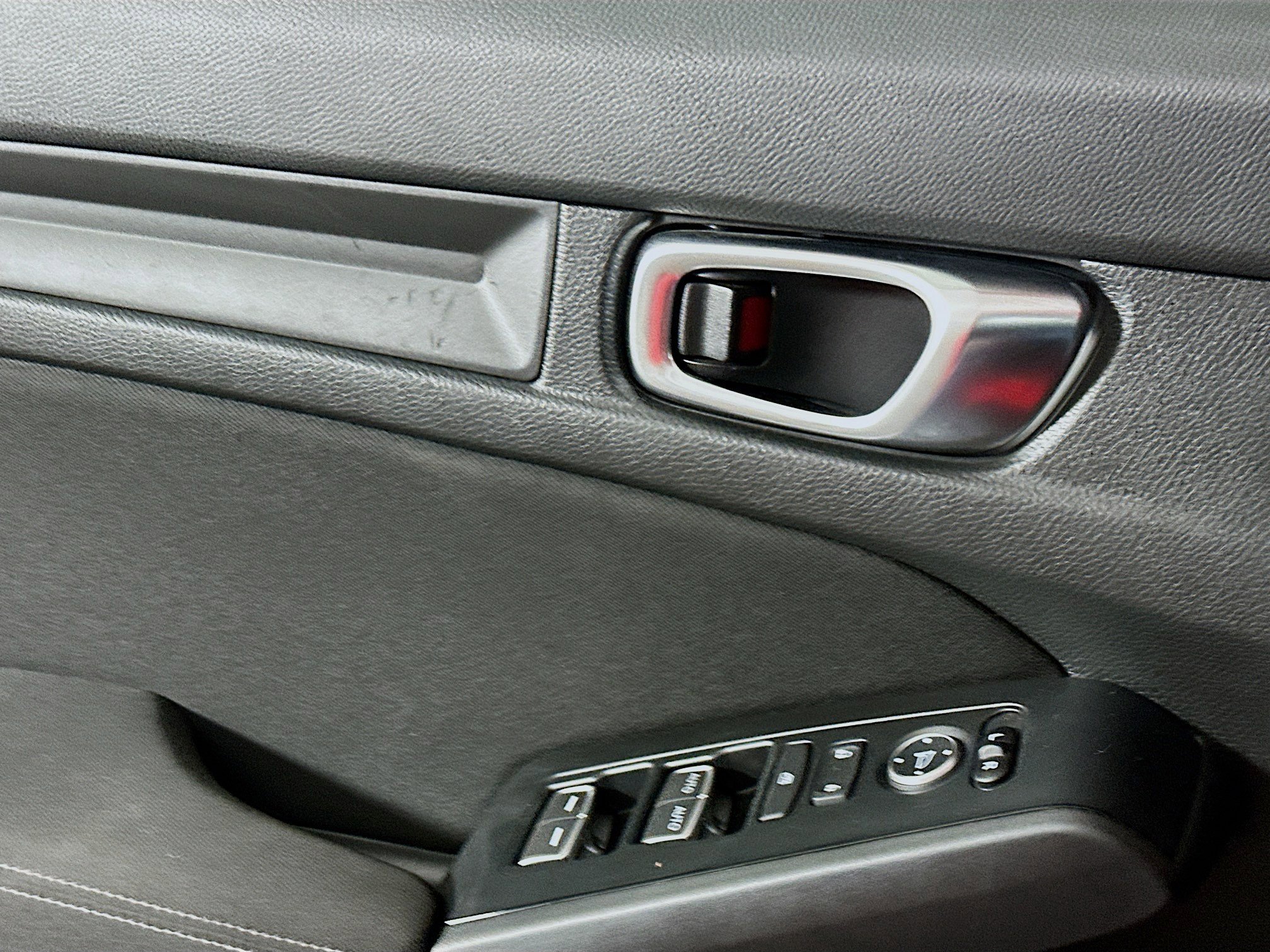 Used 2025 Honda Civic Sport image 15