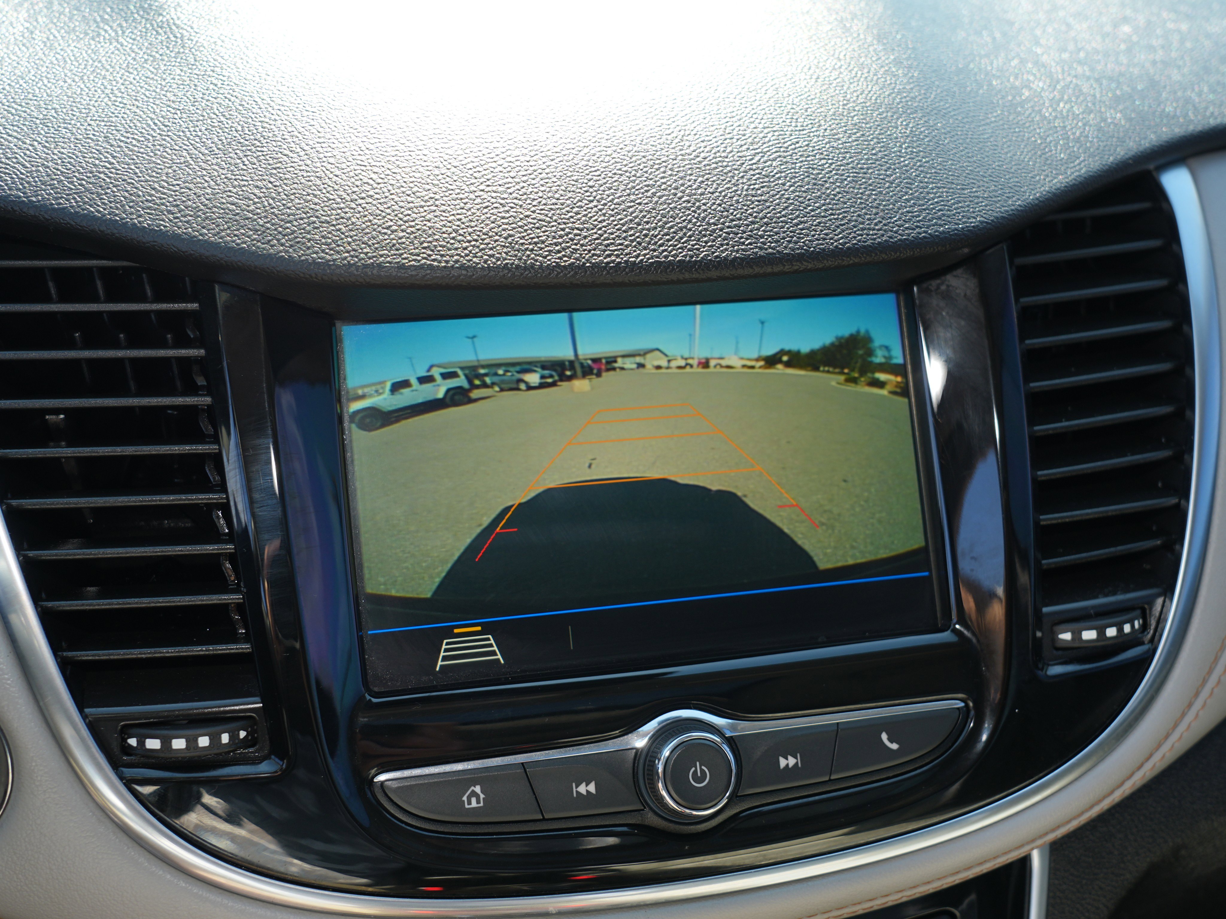 Used 2018 Chevrolet Trax Premier image 28