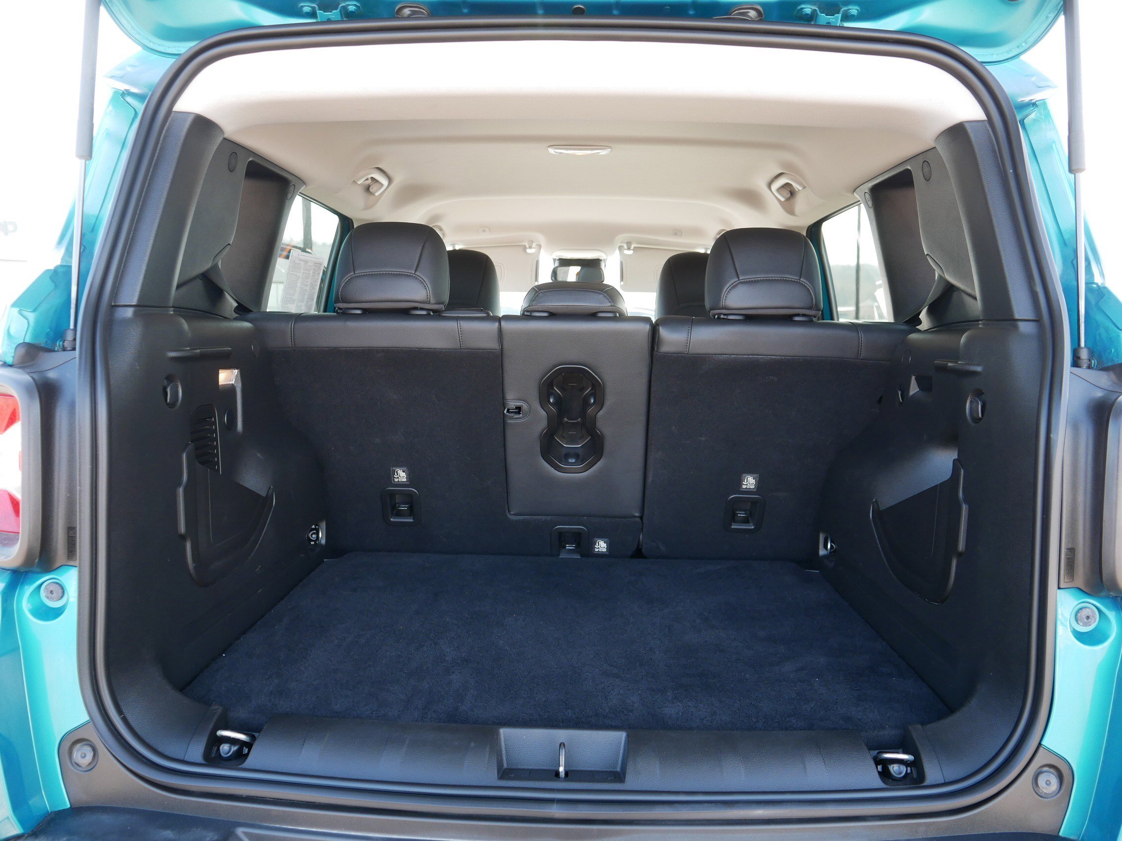 Used 2022 Jeep Renegade Trailhawk w/ Trailer Tow Group image 18