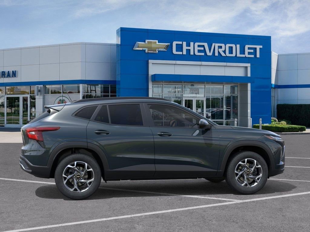 New 2026 Chevrolet Trax LT w/ Driver Confidence Package FWD image 5