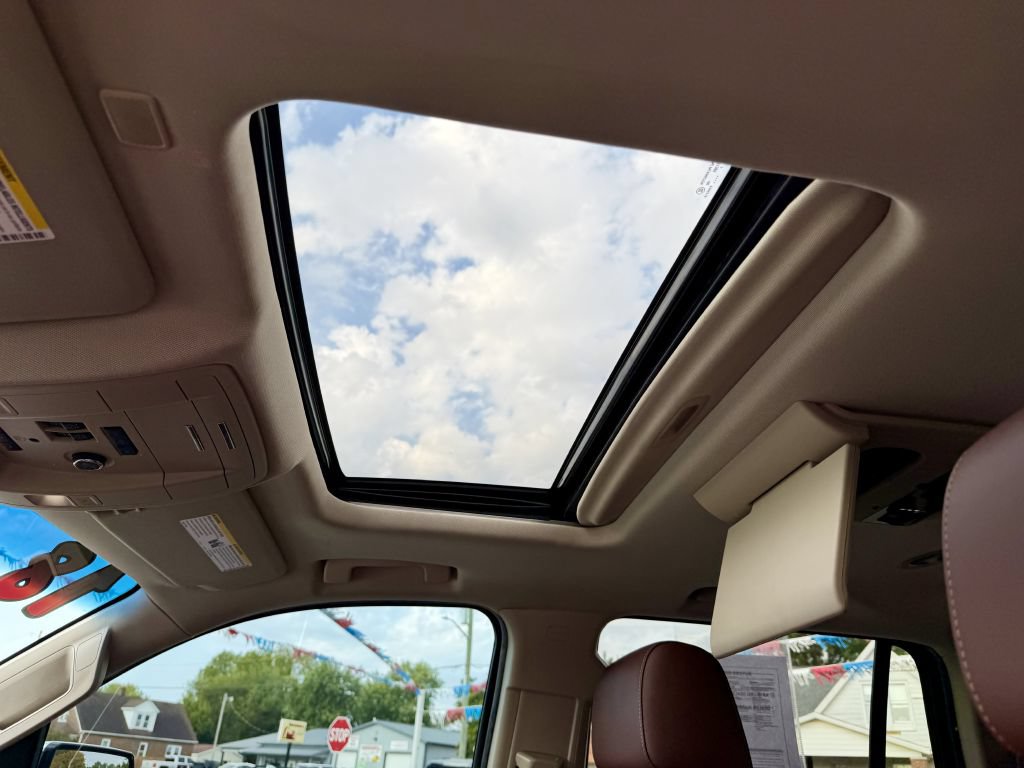 Used 2018 Chevrolet Tahoe Premier AWD/4WD image 23