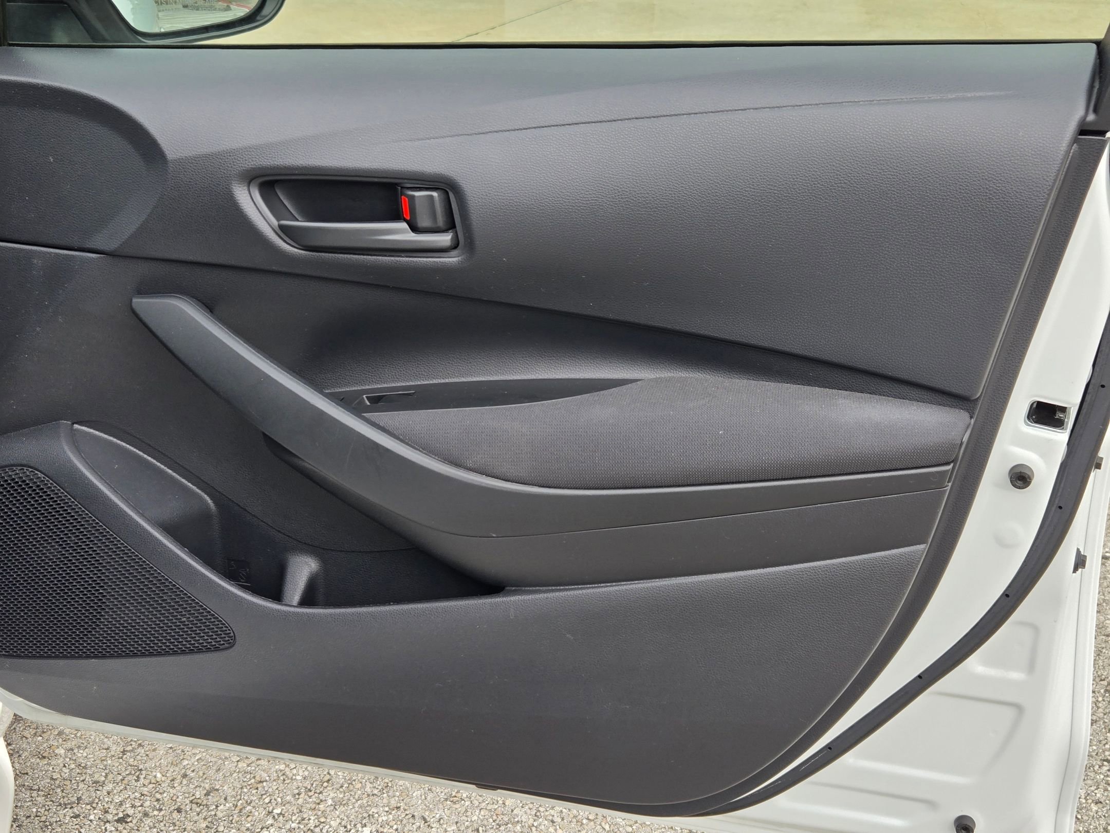 Used 2024 Toyota Corolla LE FWD image 27