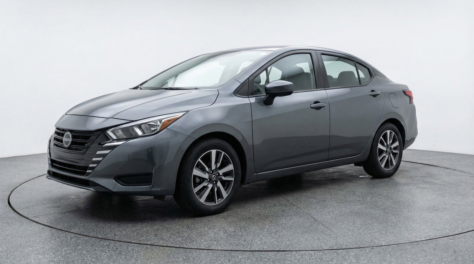 Used 2025 Nissan Versa SV image 3