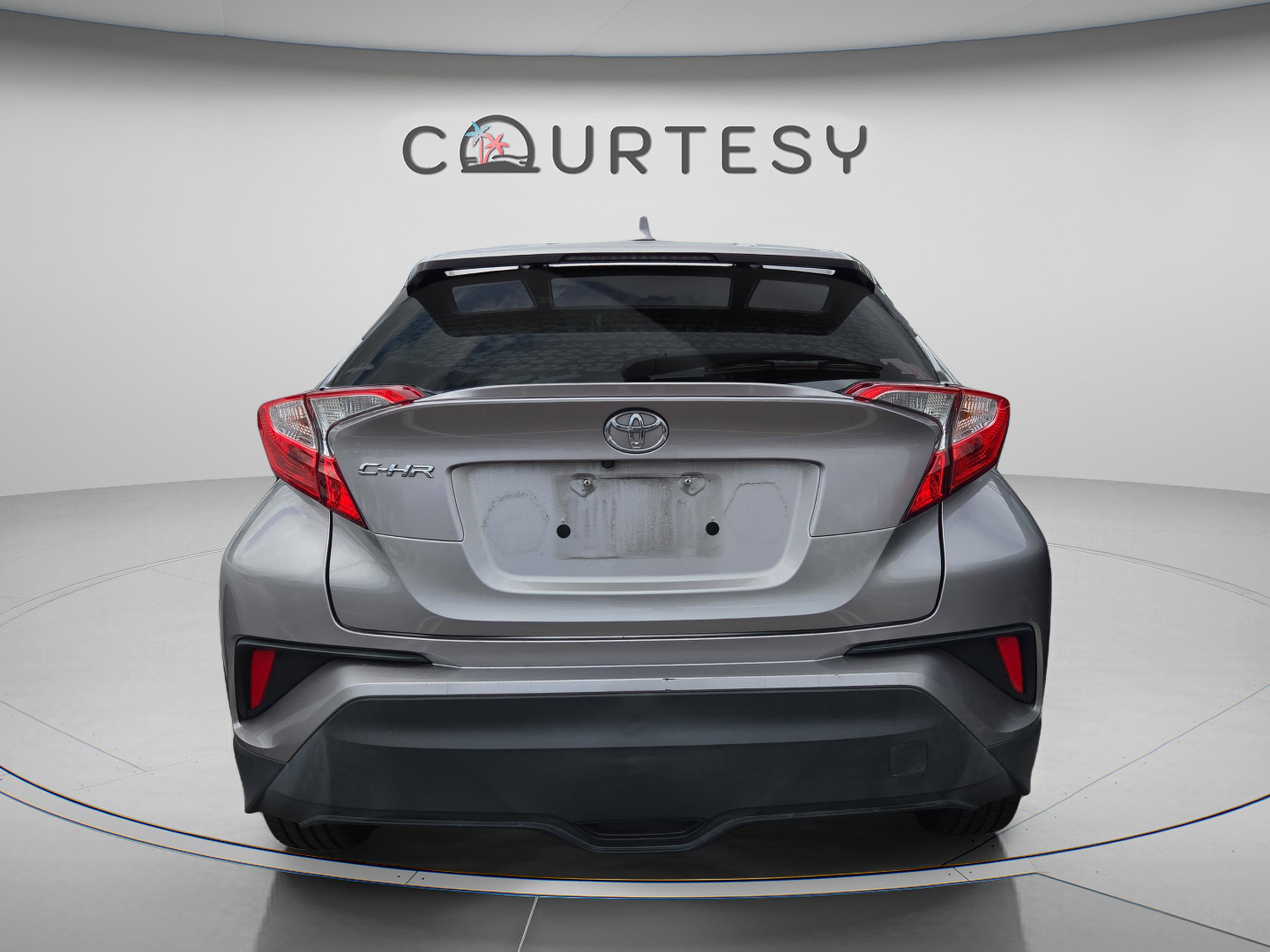 Used 2019 Toyota C-HR LE image 2