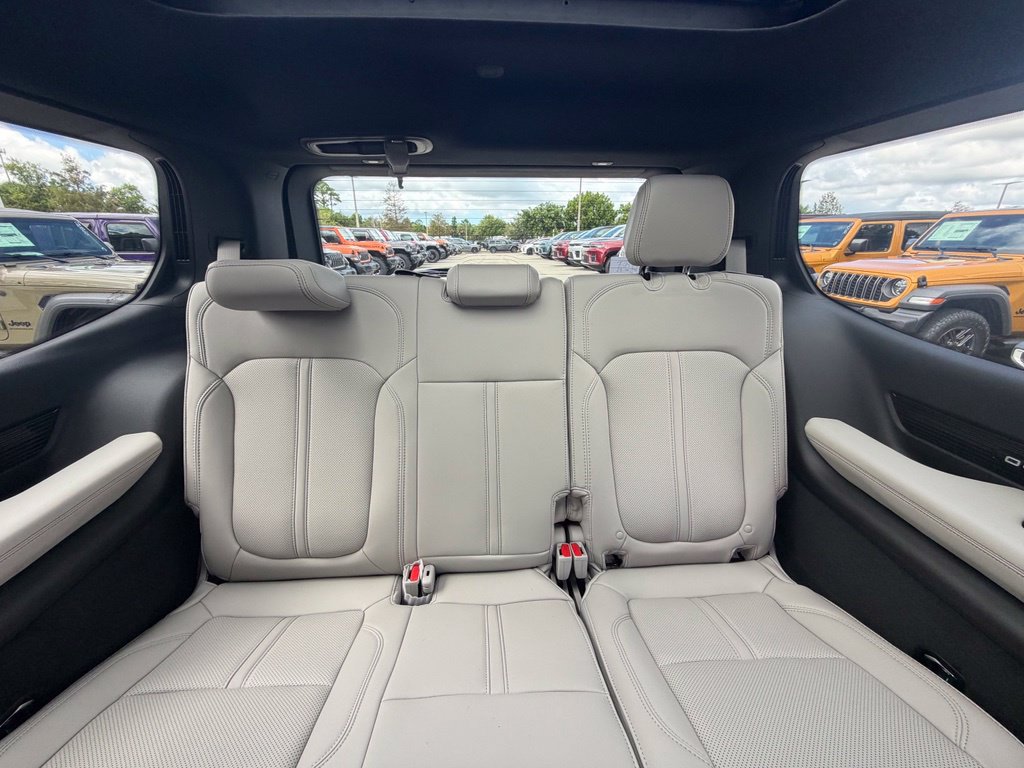 New 2026 Jeep Grand Wagoneer Summit AWD/4WD image 31