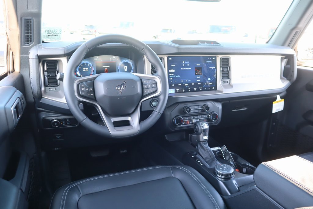 New 2025 Ford Bronco Outer Banks image 2