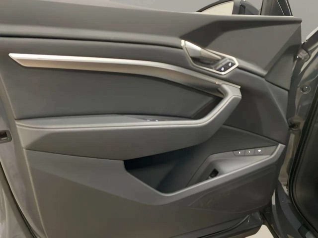 Used 2024 Audi Q8 e-tron Premium AWD/4WD image 29
