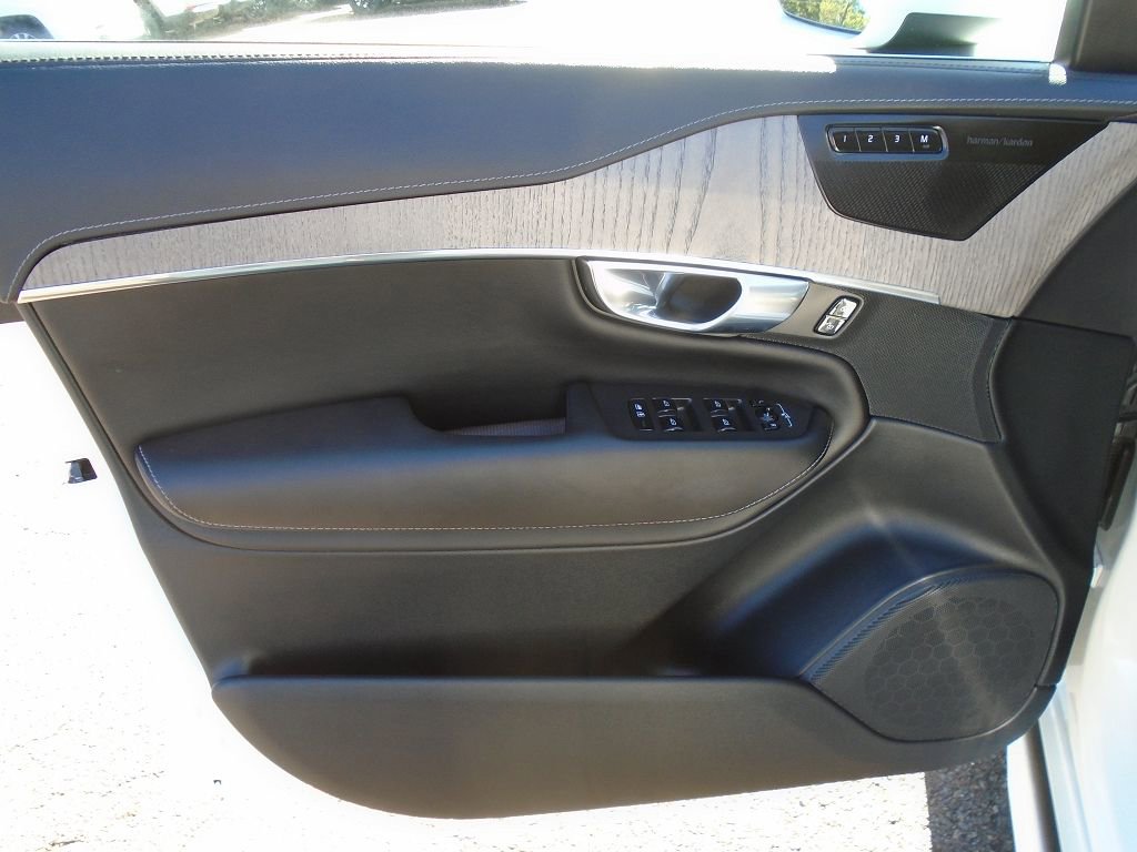 Used 2022 Volvo XC90 T6 Inscription w/ Advanced Package image 6