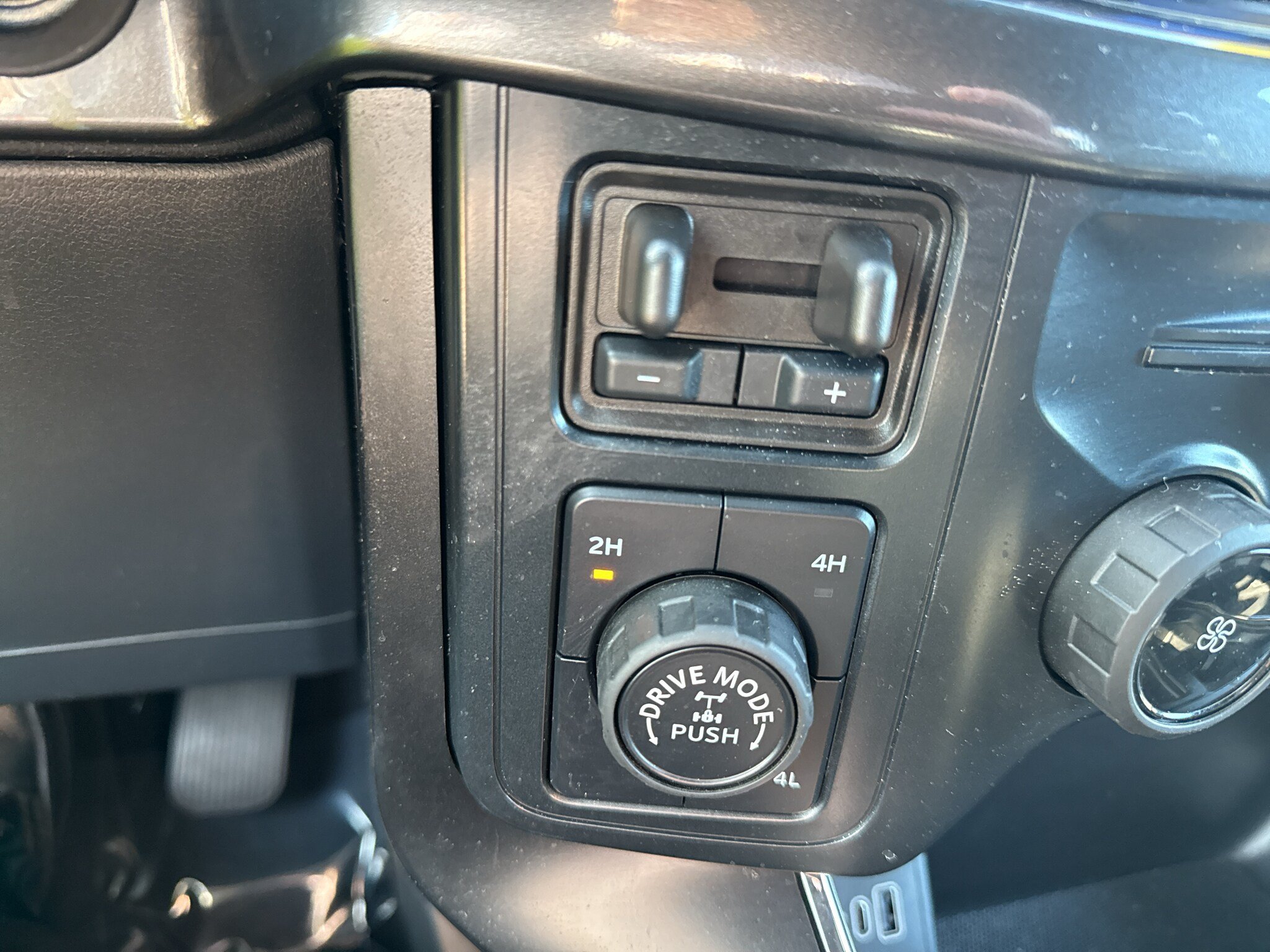 Used 2025 Ford F150 STX AWD/4WD image 16