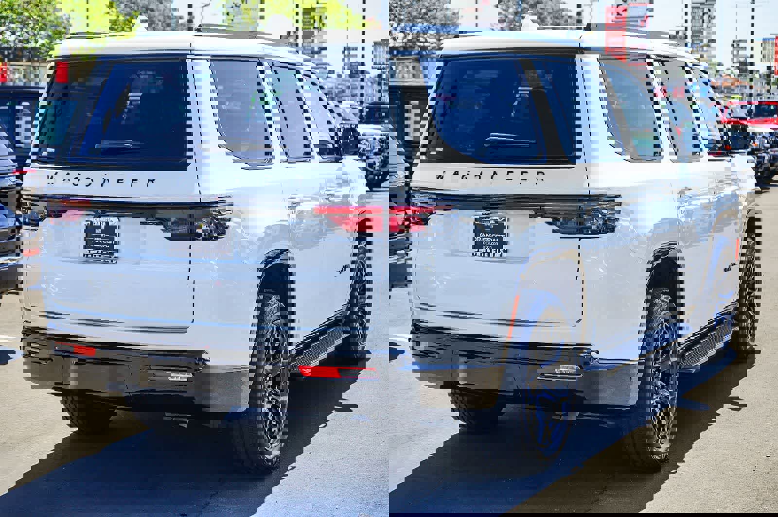 Used 2023 Jeep Wagoneer 2WD w/ Convenience Group I image 4