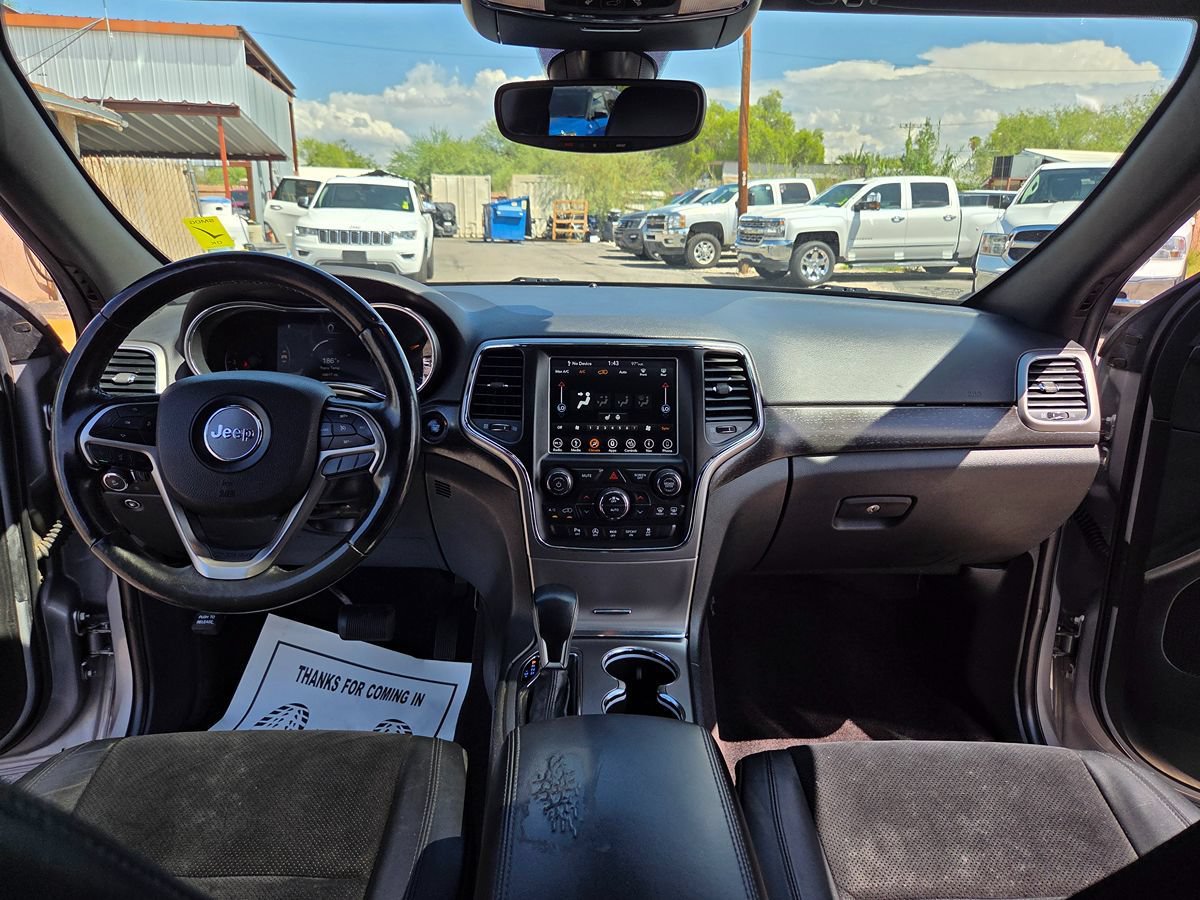 Used 2018 Jeep Grand Cherokee Altitude RWD image 40