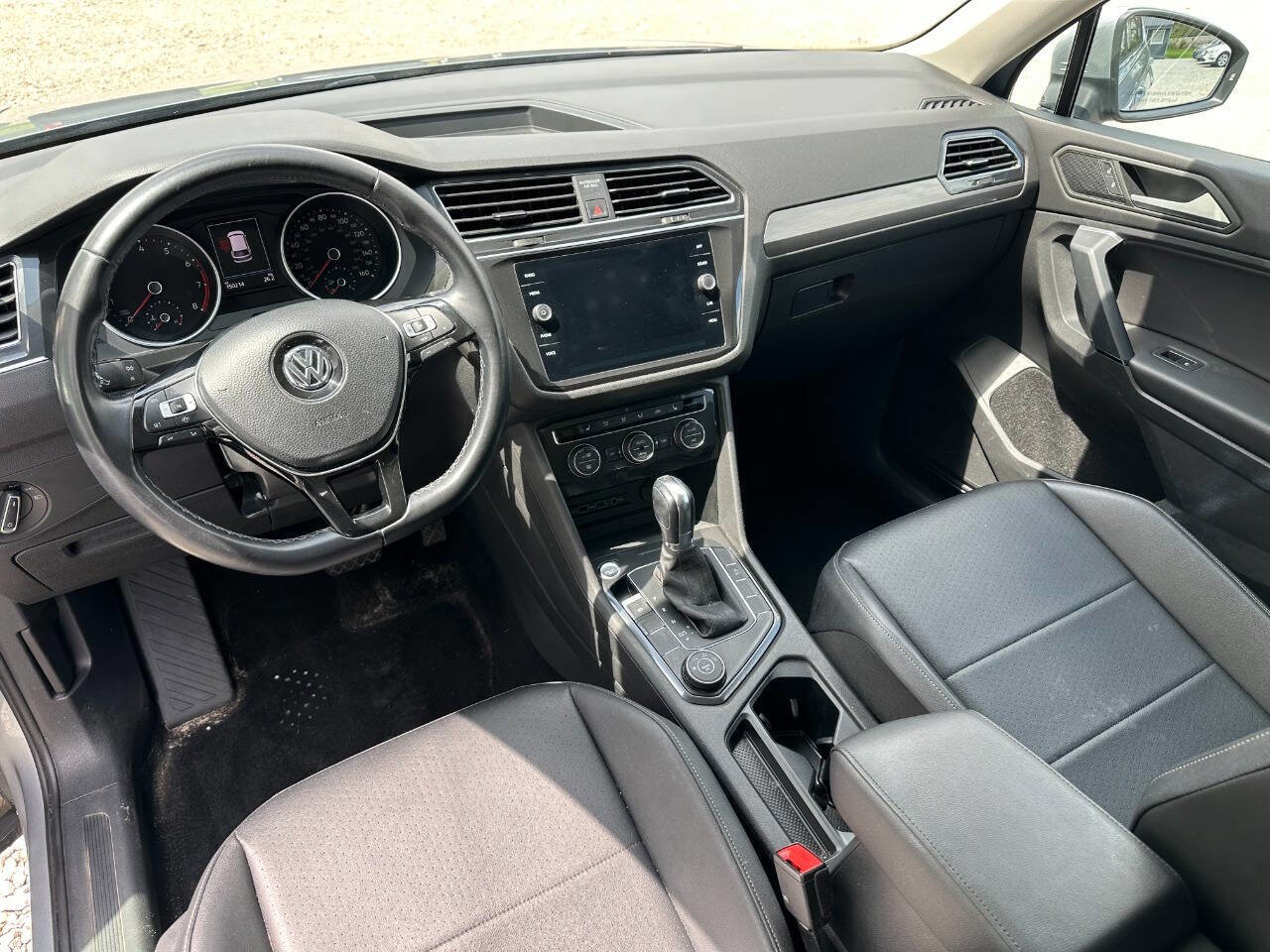 Used 2019 Volkswagen Tiguan SE w/ Panoramic Sunroof Package image 13