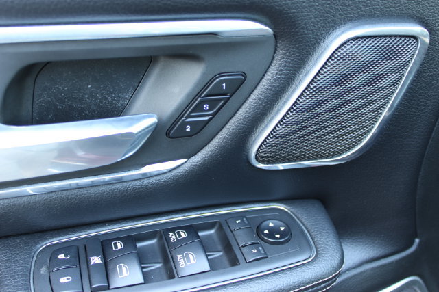 Used 2019 RAM 1500 Laramie AWD/4WD image 13
