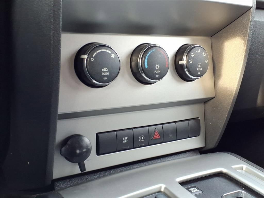 Used 2008 Dodge Nitro SXT w/ Sun & Wheels Group image 25