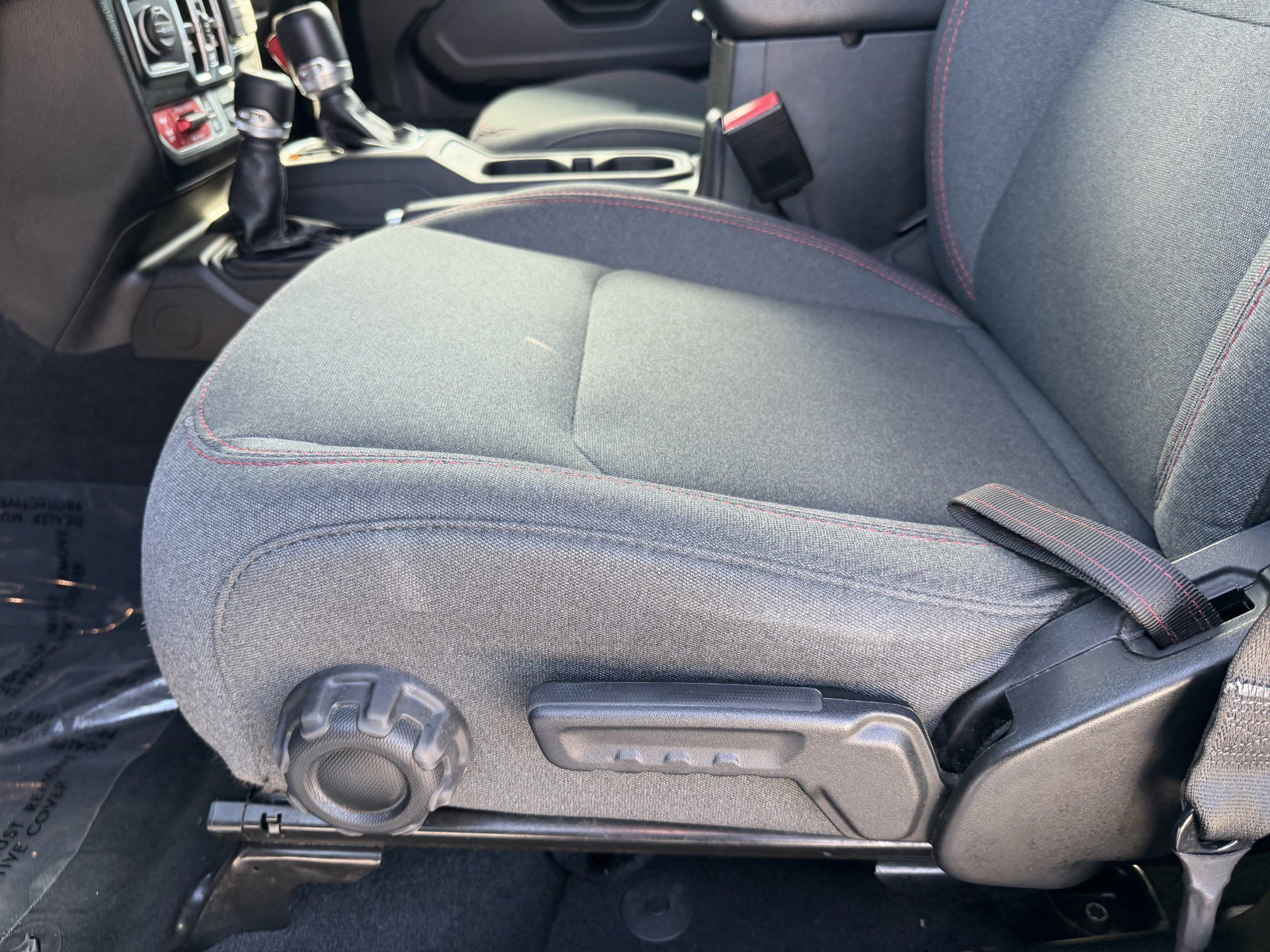 Used 2024 Jeep Wrangler Unlimited Rubicon image 18