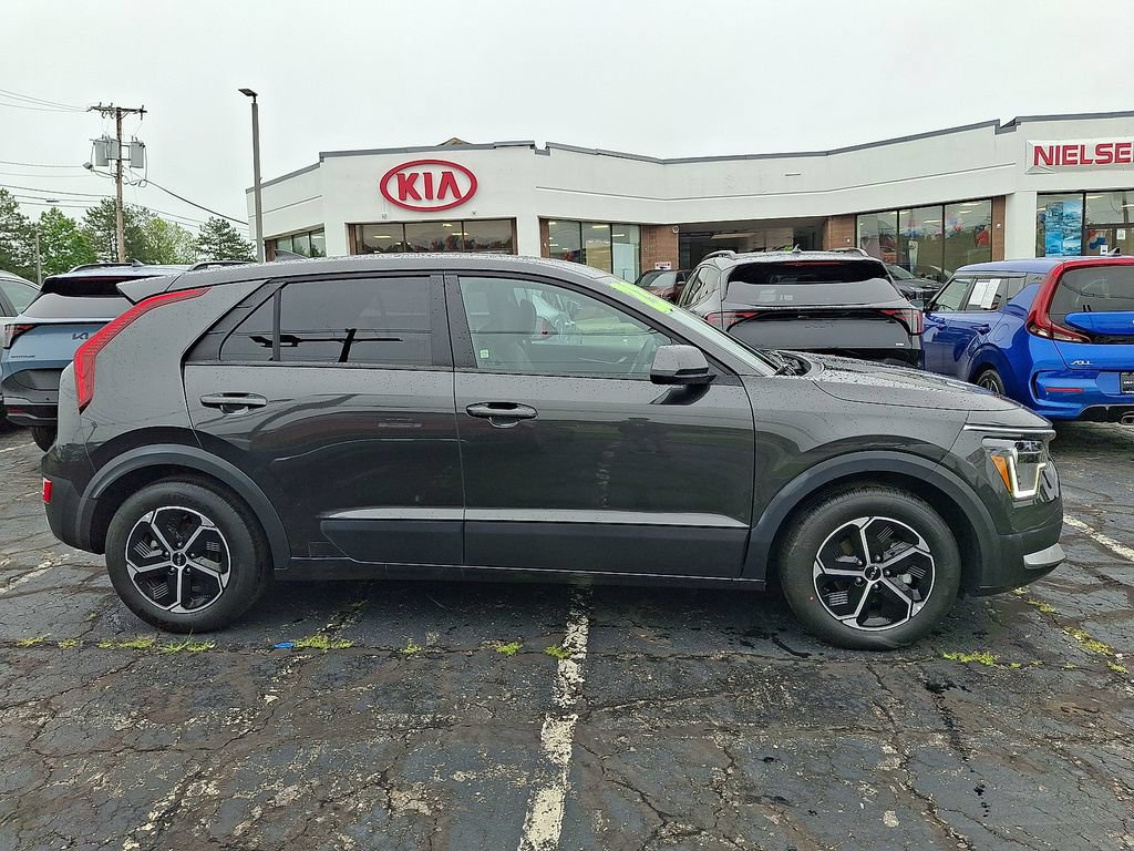 Certified 2023 Kia Niro LX FWD image 17