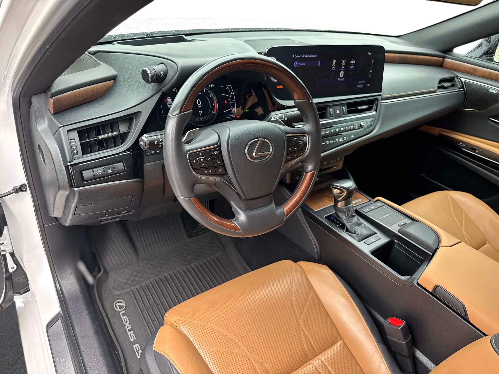Certified 2022 Lexus ES 350 Ultra Luxury w/ Accessory Package 2 FWD image 21