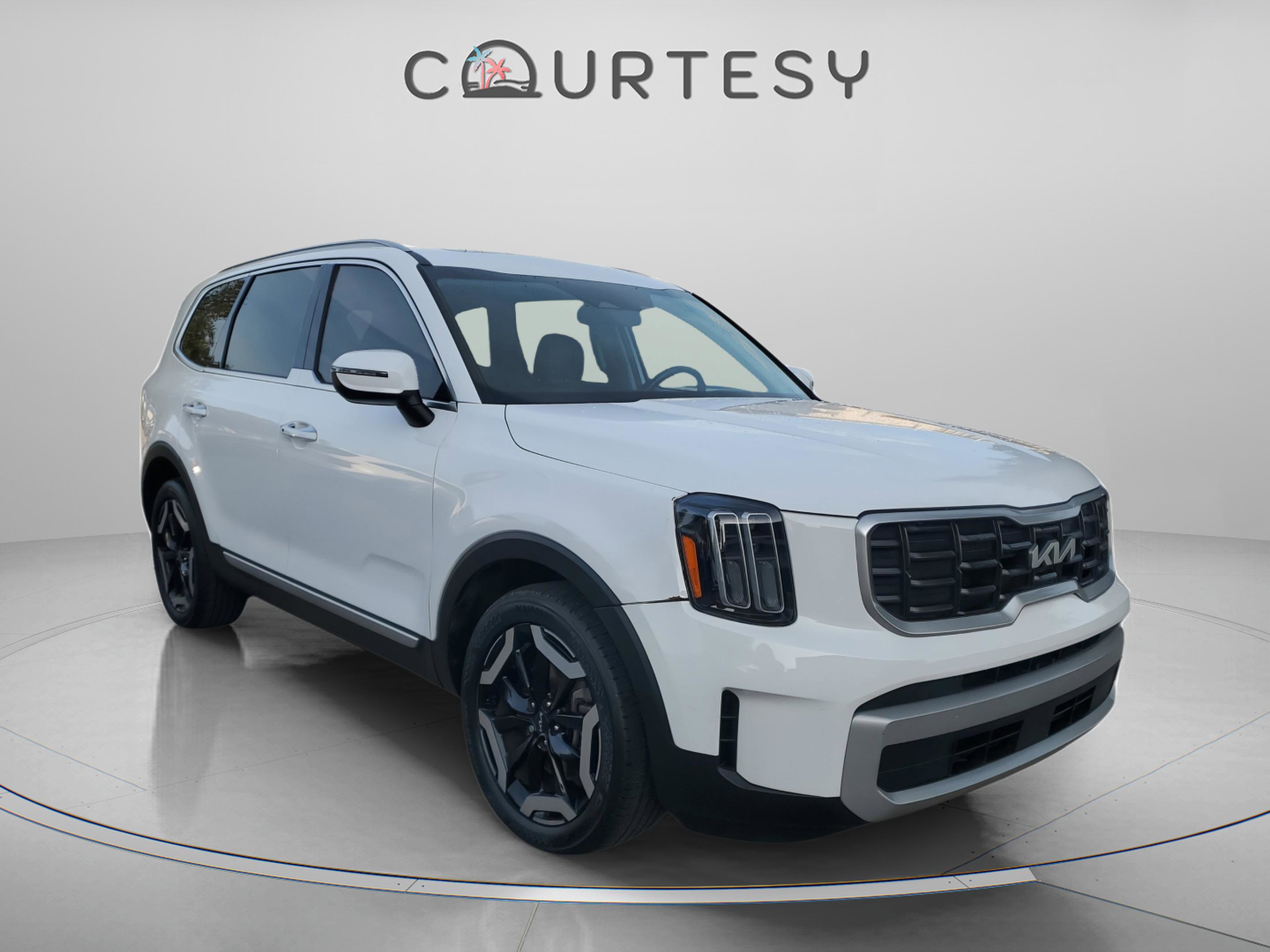 Used 2023 Kia Telluride S w/ S Sunroof Package image 5