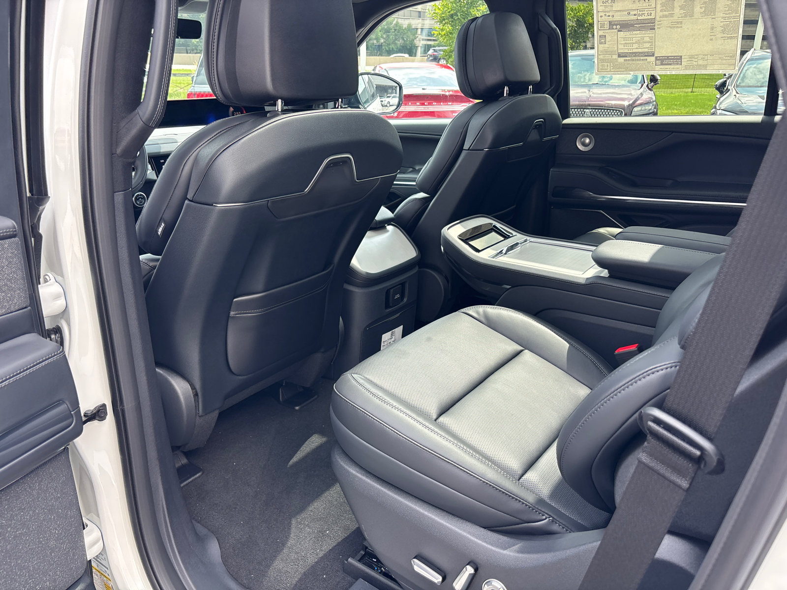 New 2027 Lincoln Navigator Reserve w/ Jet Appearance Package AWD/4WD image 27