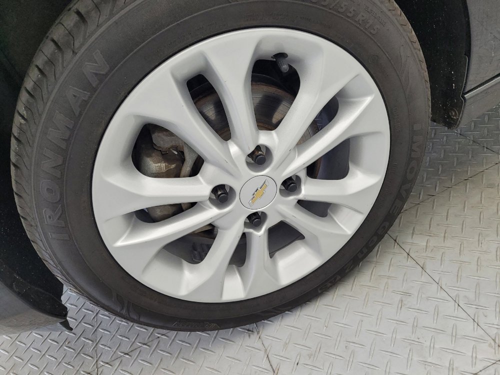 Used 2021 Chevrolet Spark LT image 31