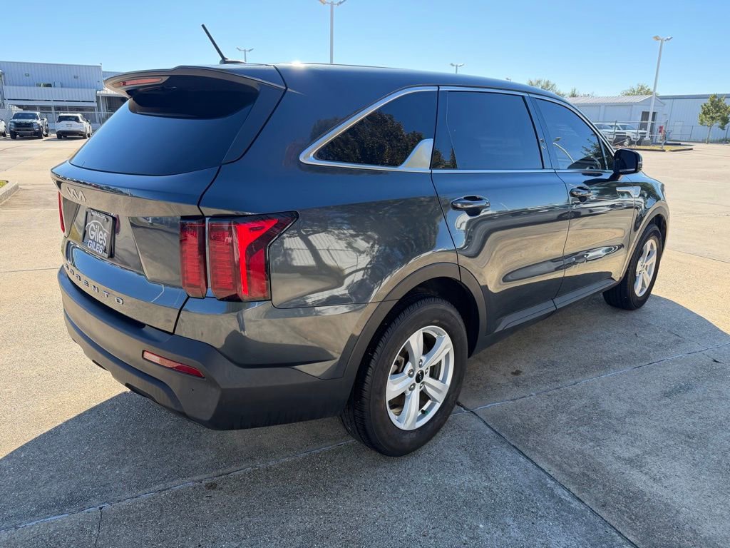 Used 2022 Kia Sorento LX image 5