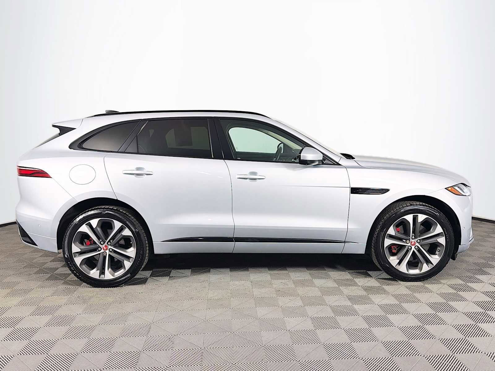 Used 2021 Jaguar F-PACE R-Dynamic S AWD/4WD image 4
