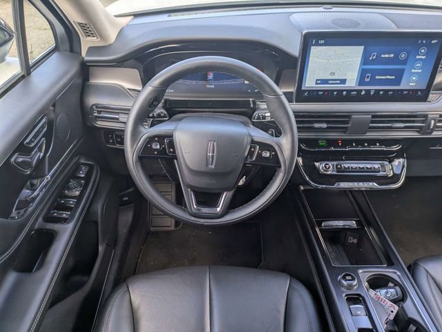 Used 2025 Lincoln Corsair Grand Touring w/ Equipment Group 301A image 17