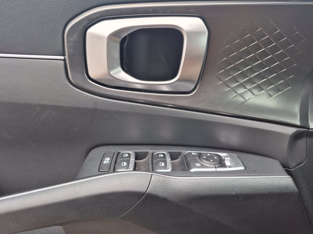 Certified 2023 Kia Sorento EX AWD/4WD image 9