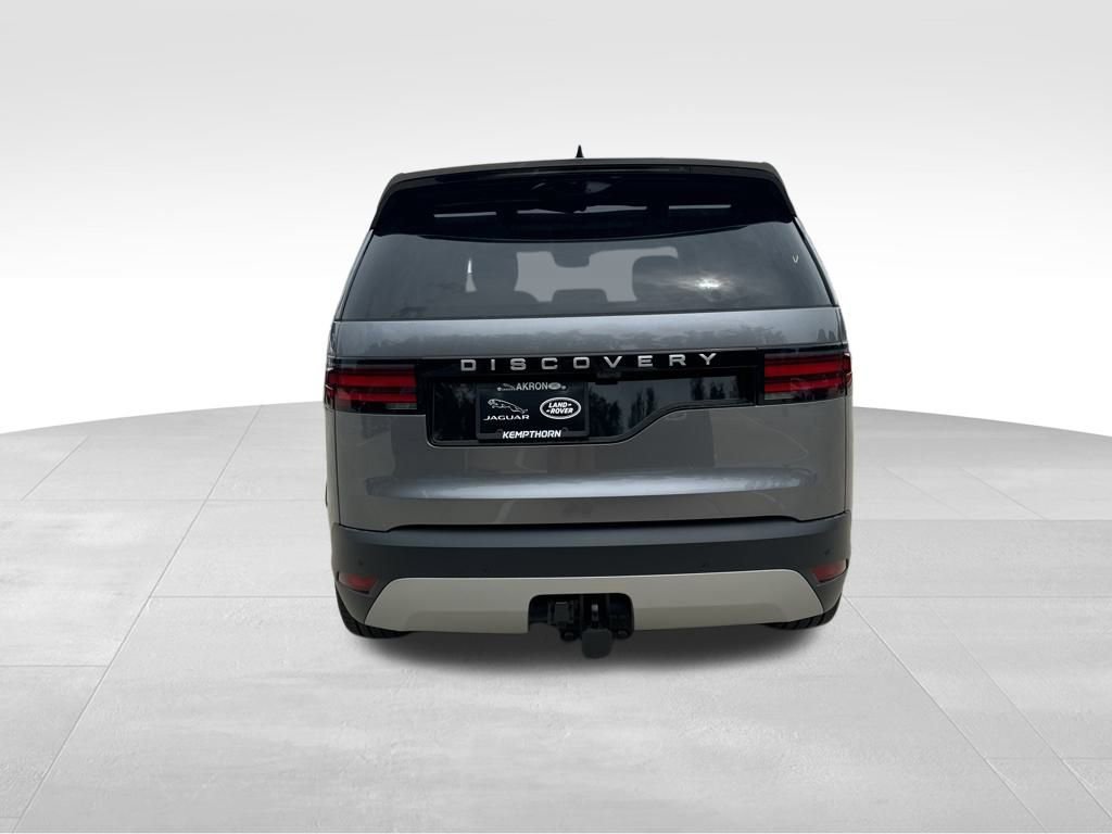 New 2024 Land Rover Discovery S image 7
