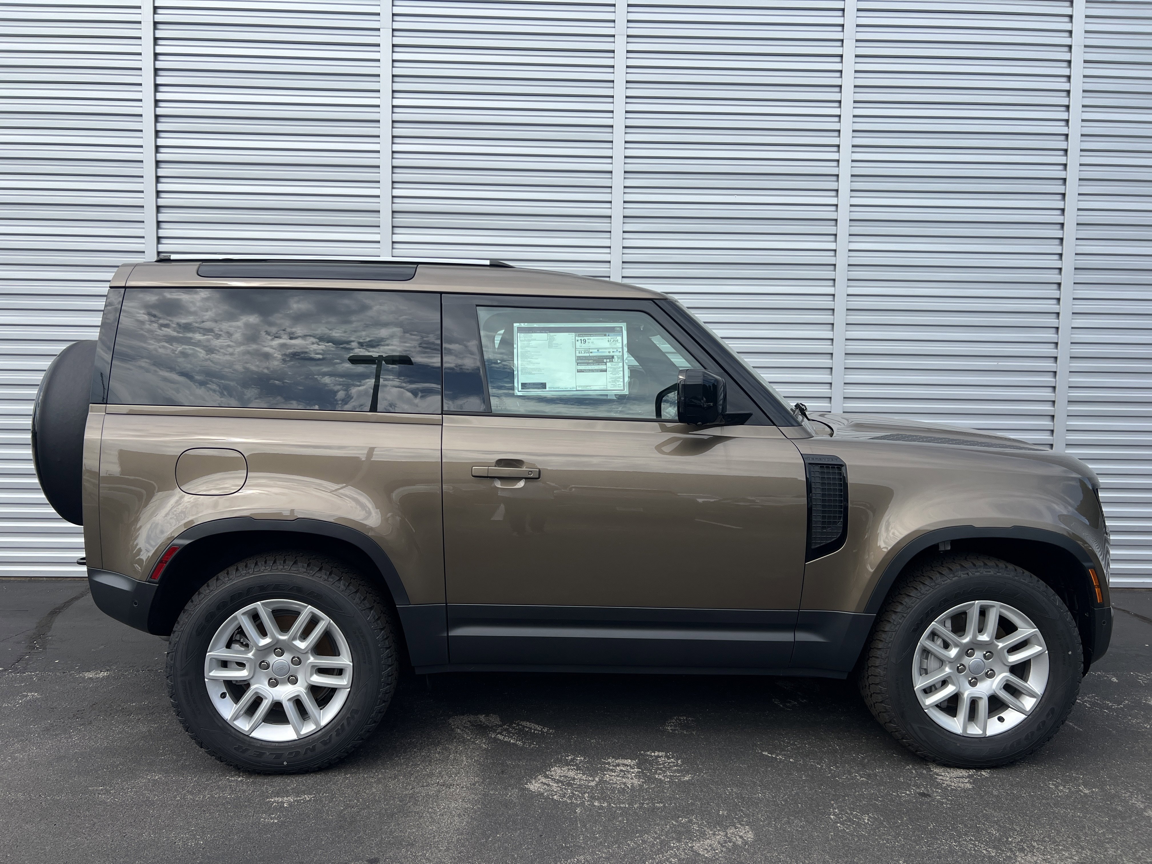 New 2025 Land Rover Defender 90 S image 6