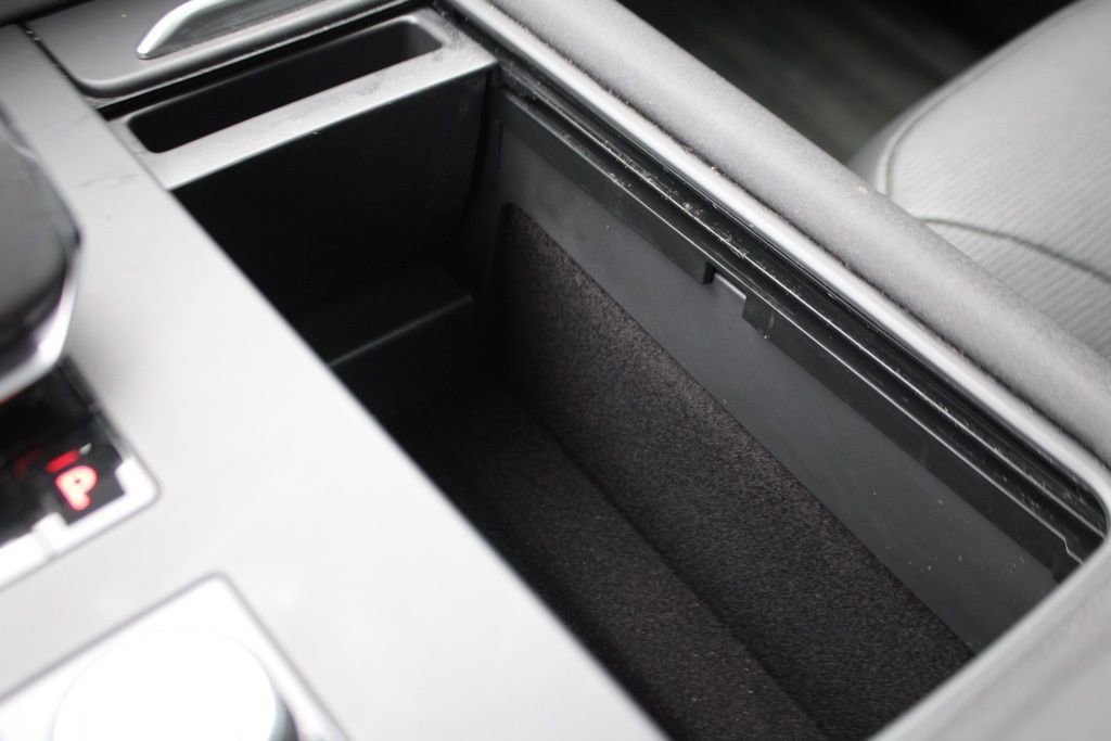 Certified 2024 Land Rover Discovery Dynamic SE image 25