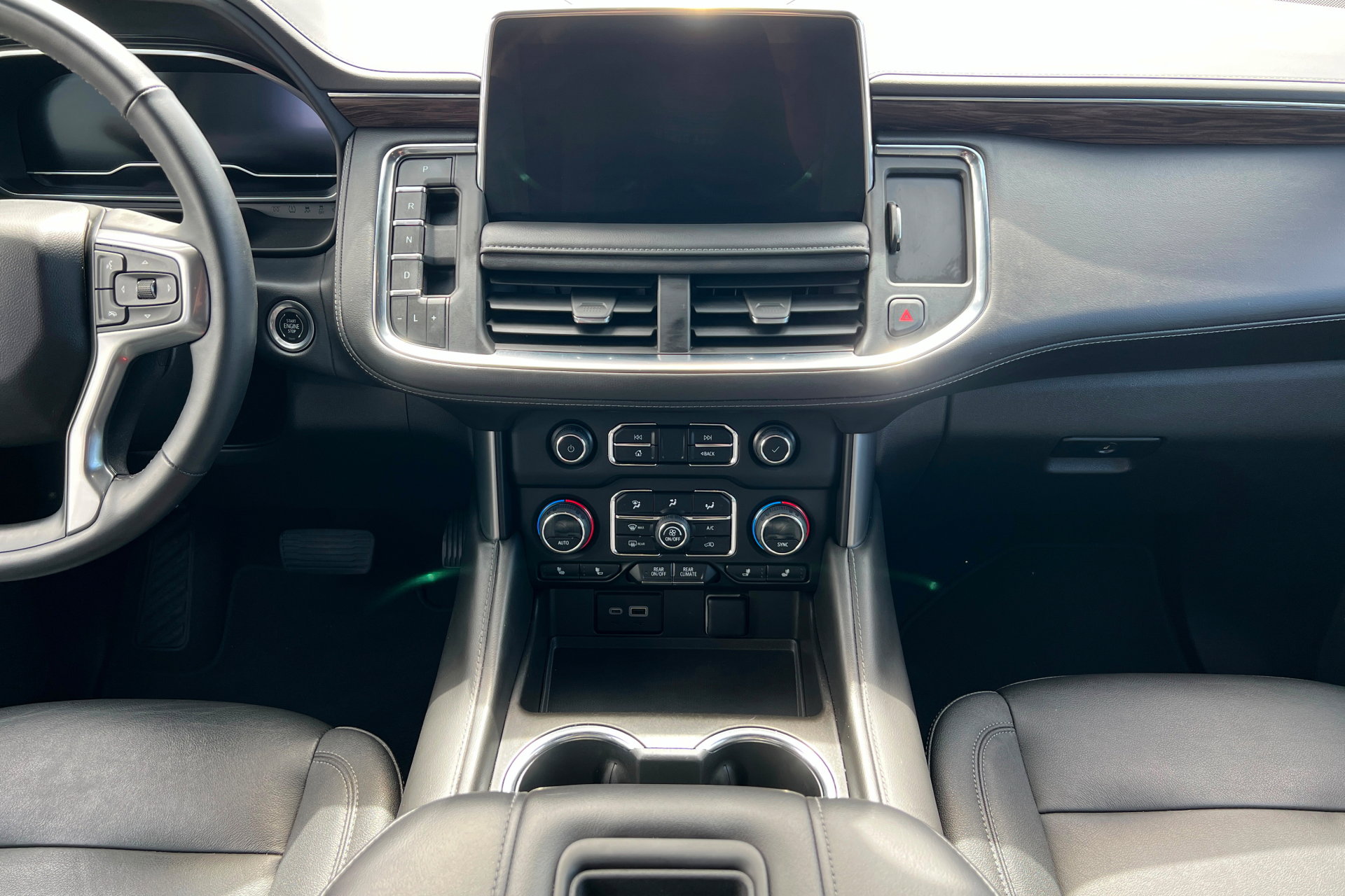 Used 2023 Chevrolet Tahoe LT w/ Luxury Package AWD/4WD image 14
