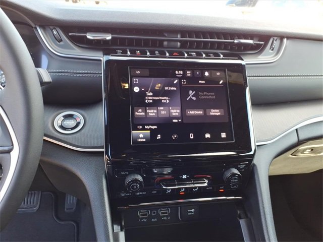 New 2025 Jeep Grand Cherokee L Laredo image 14