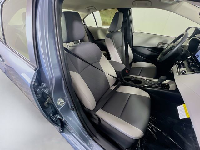 Used 2025 Toyota Corolla LE image 29