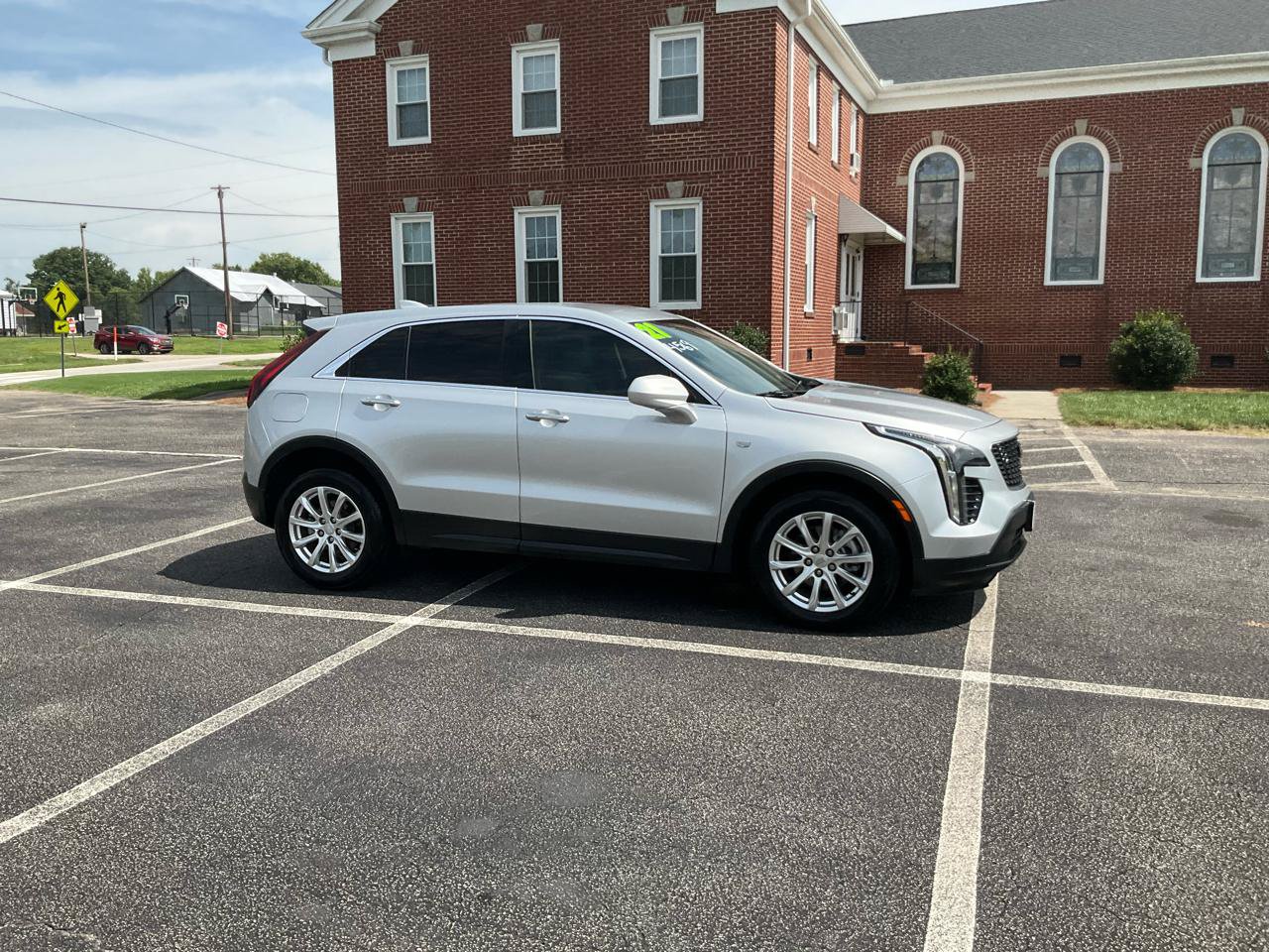 Used 2021 Cadillac XT4 Luxury FWD image 3