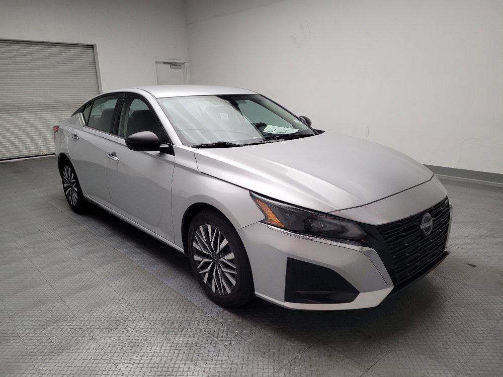 Used 2024 Nissan Altima 2.5 SV image 13