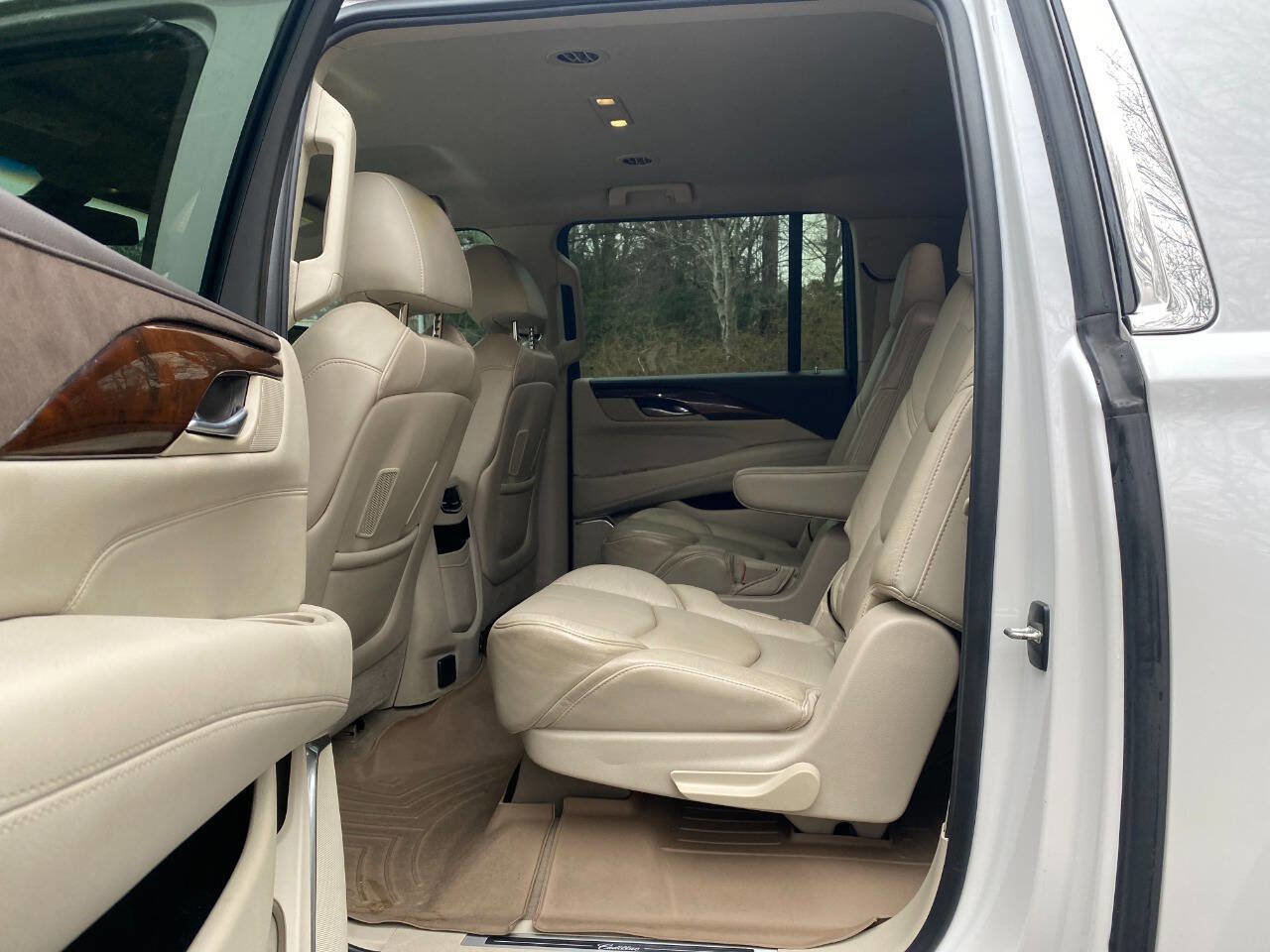 Used 2017 Cadillac Escalade ESV 2WD image 46