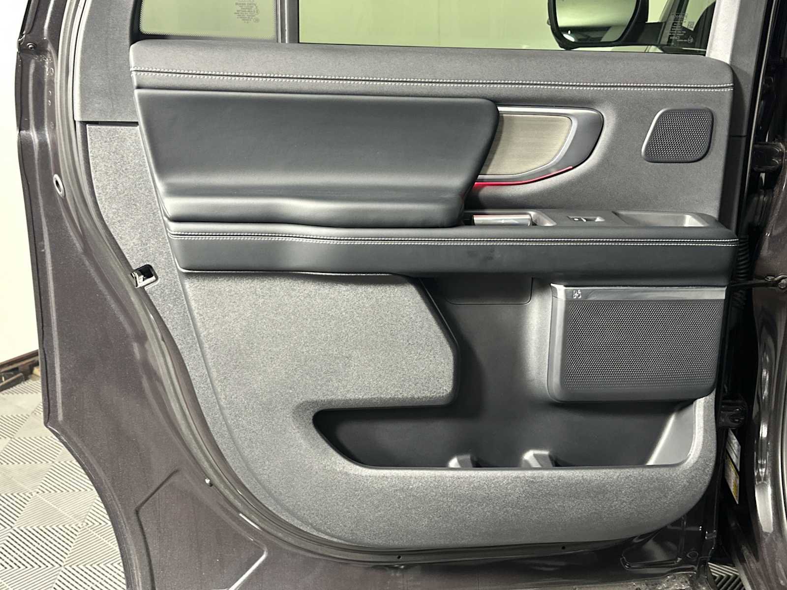 Used 2025 Ford Expedition Max Platinum w/ Driver's Package AWD/4WD image 26