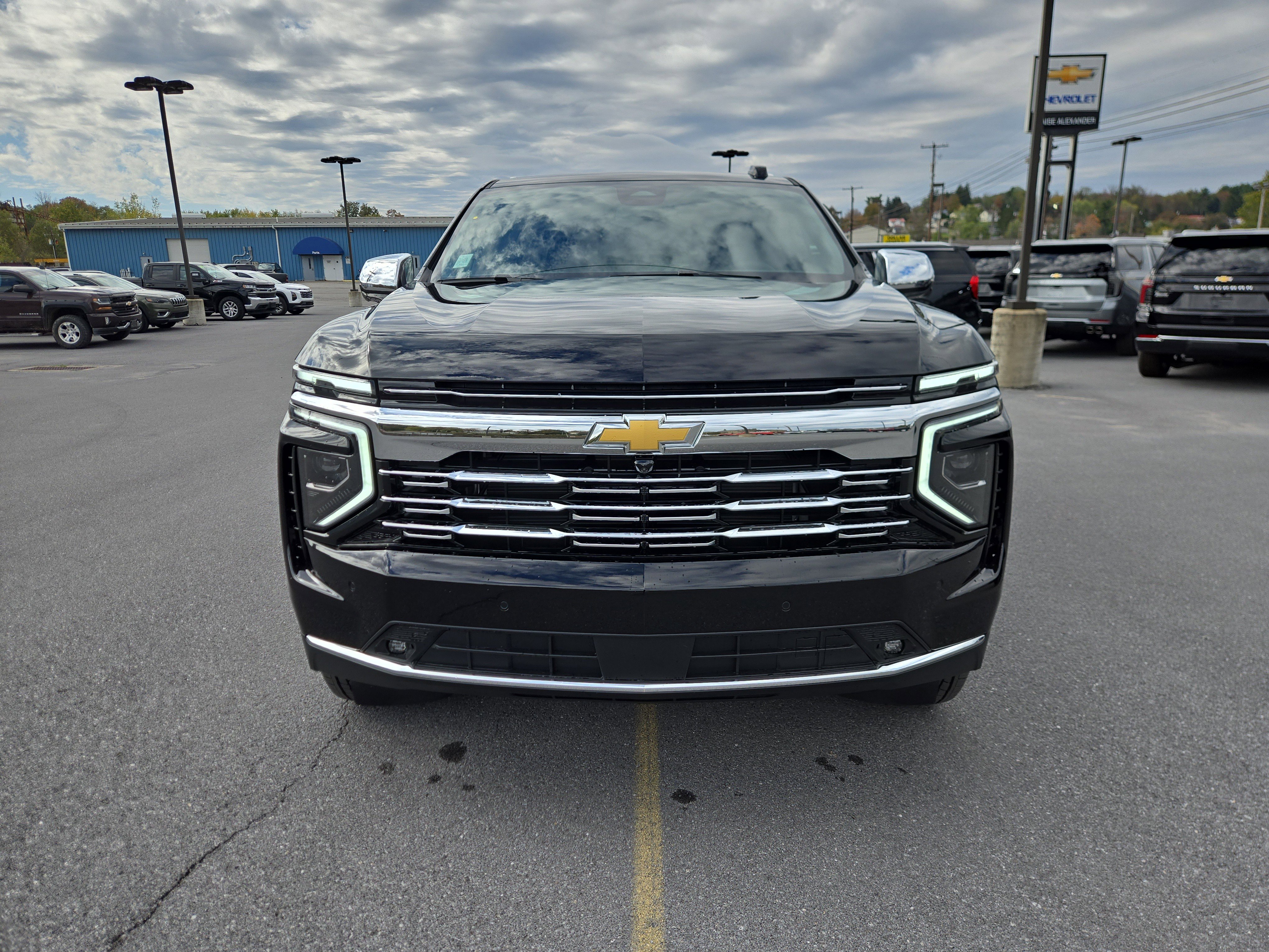 New 2026 Chevrolet Suburban Premier image 9