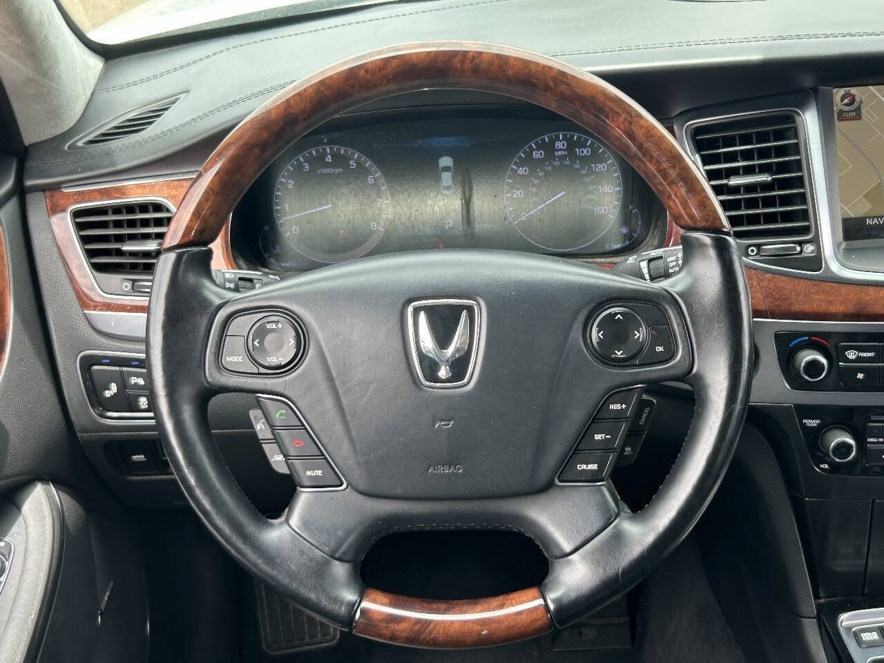 Used 2015 Hyundai Equus Signature RWD image 19