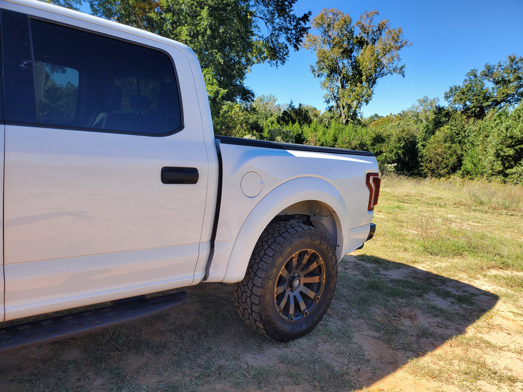 Used 2018 Ford F150 Raptor w/ Equipment Group 801A Mid image 8